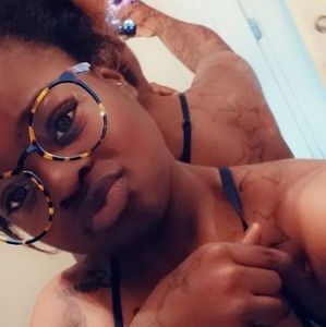 Meet your Posher, Yolanda